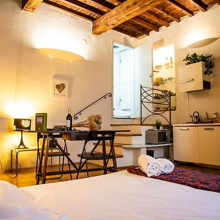 피렌체 Studio In Tornabuoni Within A Renaissance Building 아파트 외부 사진